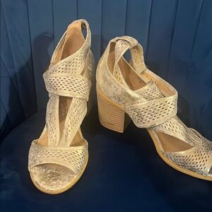 Chic Gold Women's Heeled Sandals